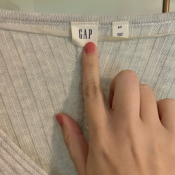 Women’s Gap Merino Wool Blend Sweater - Picture 3 of 8